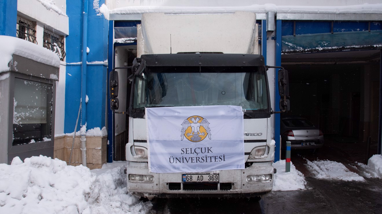 Selçuk Üniversitesinden deprem bölgesine yardım eli